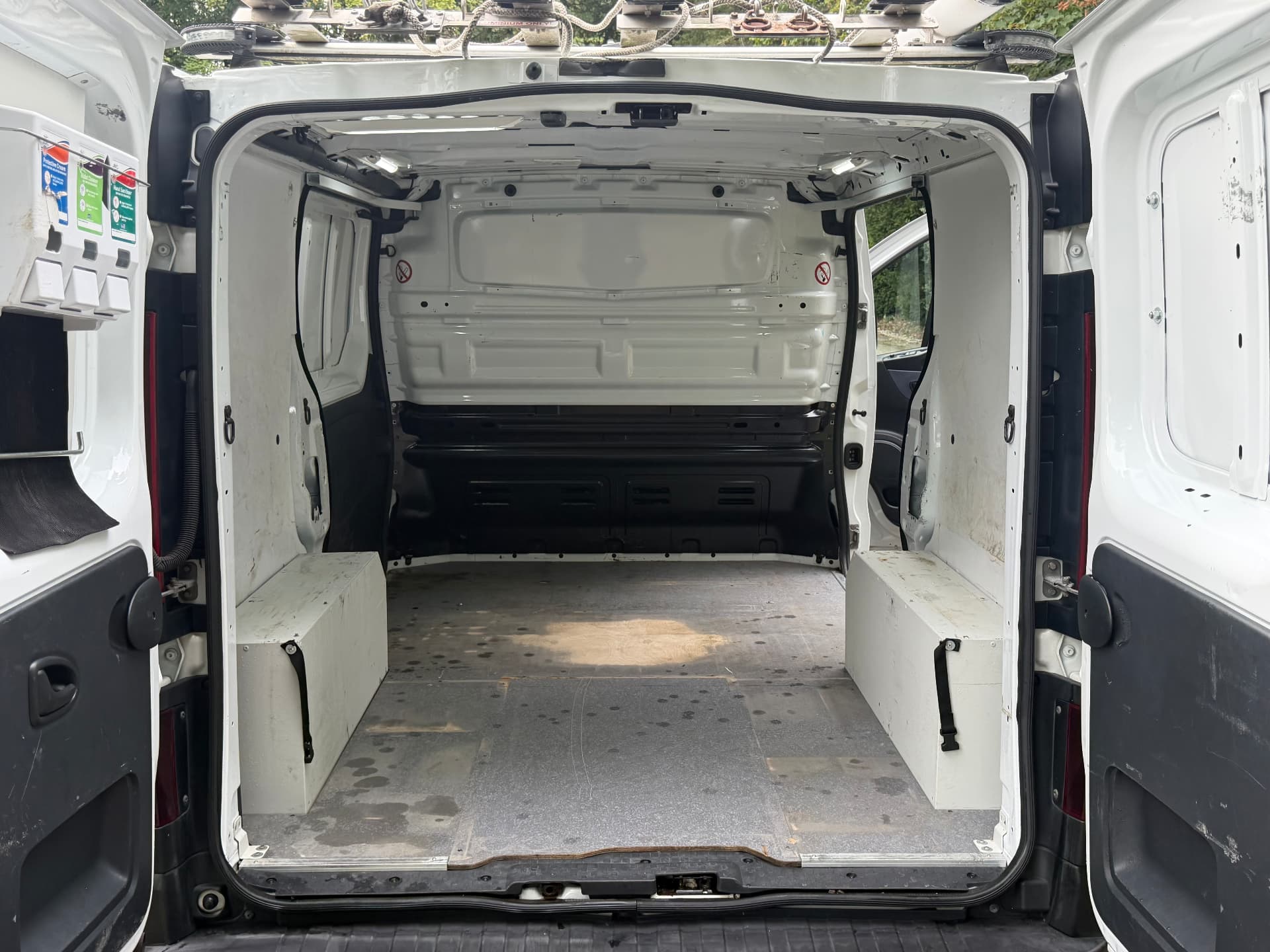 2017 Vauxhall Vivaro 2900 Sportive ecoFLEX — photo 10 of 18