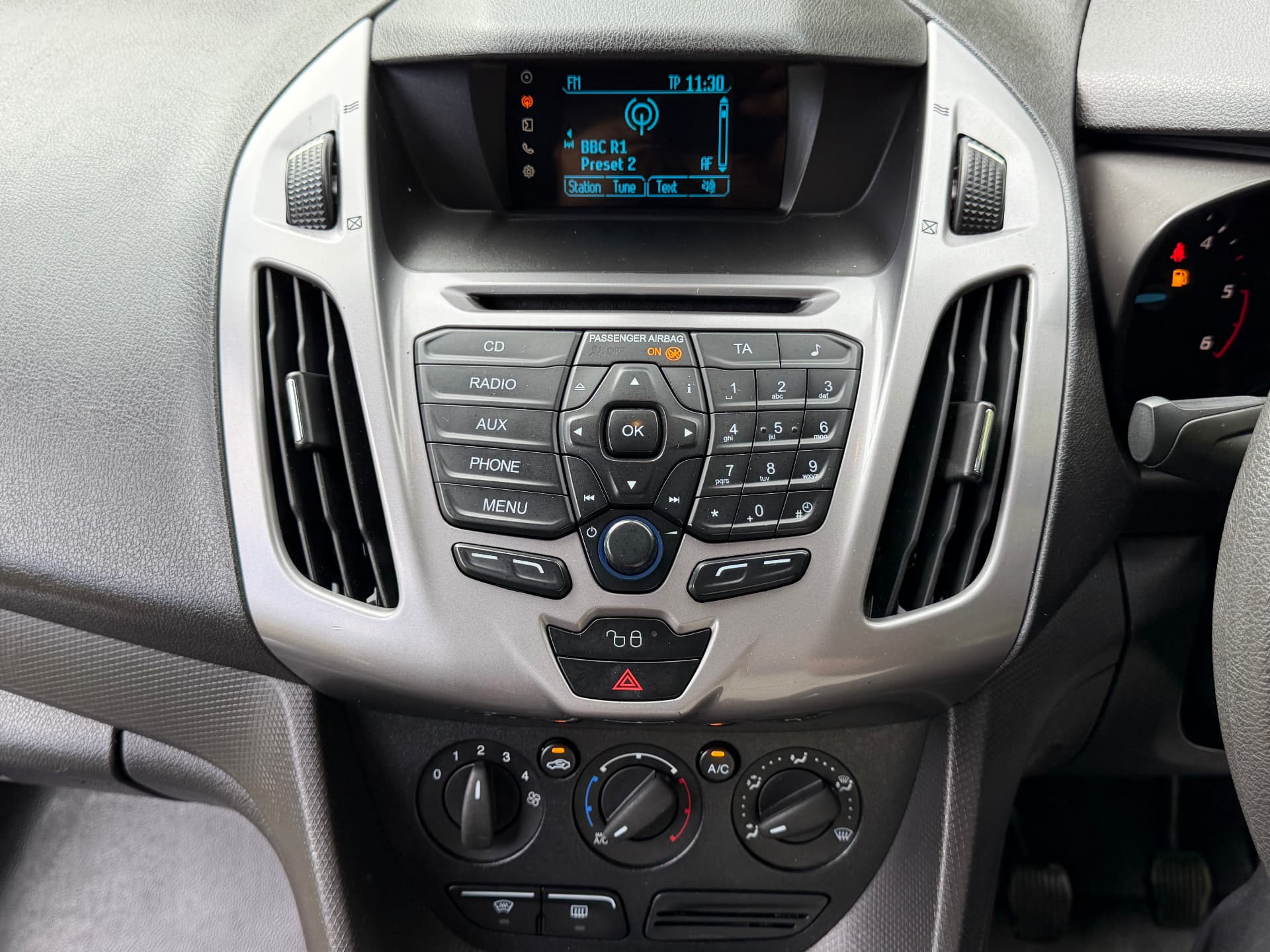 2018 Ford Transit Connect 240 Trend — photo 20 of 24