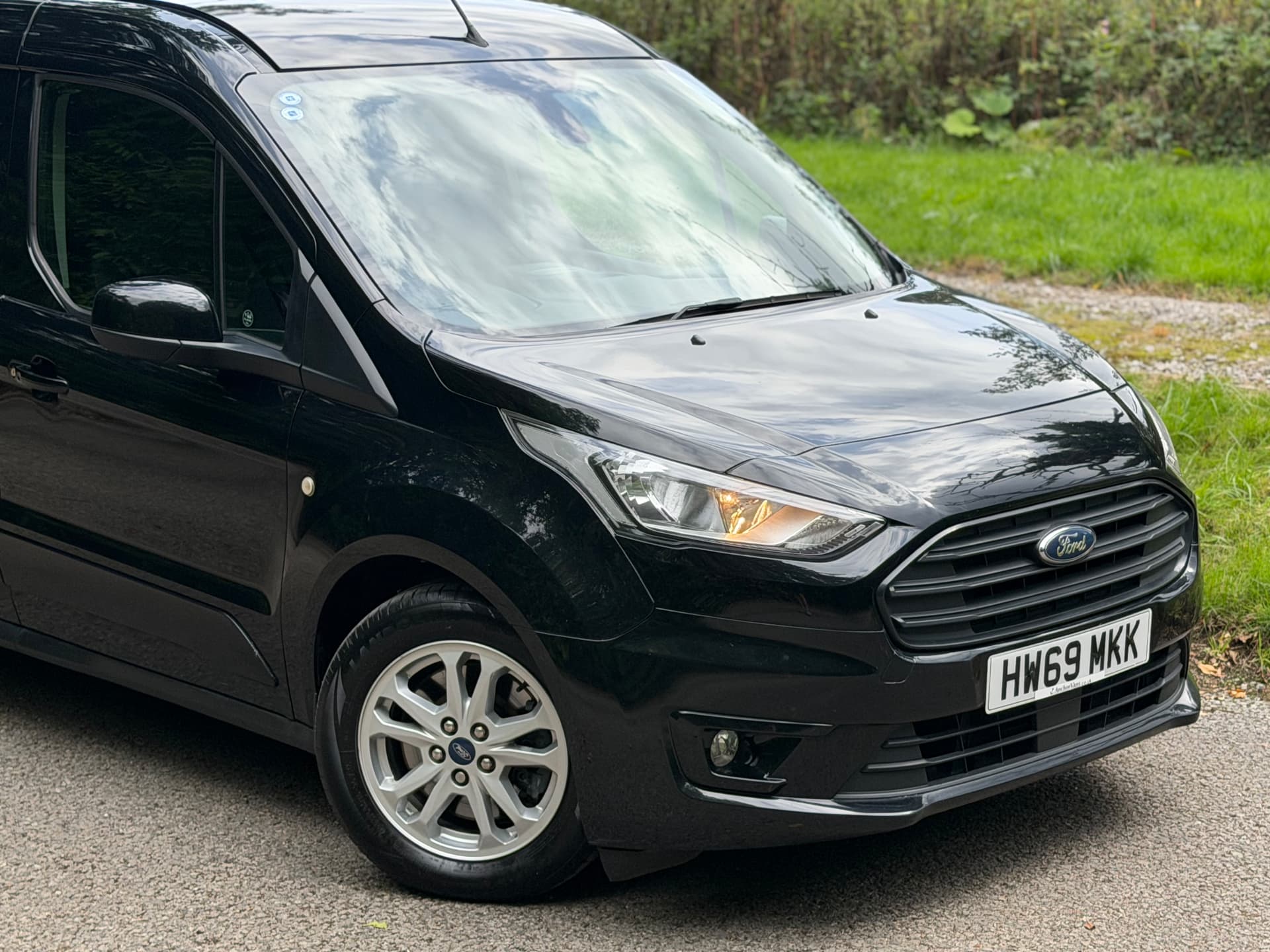 2019 Ford Transit Connect 240 Limited — photo 3 of 24