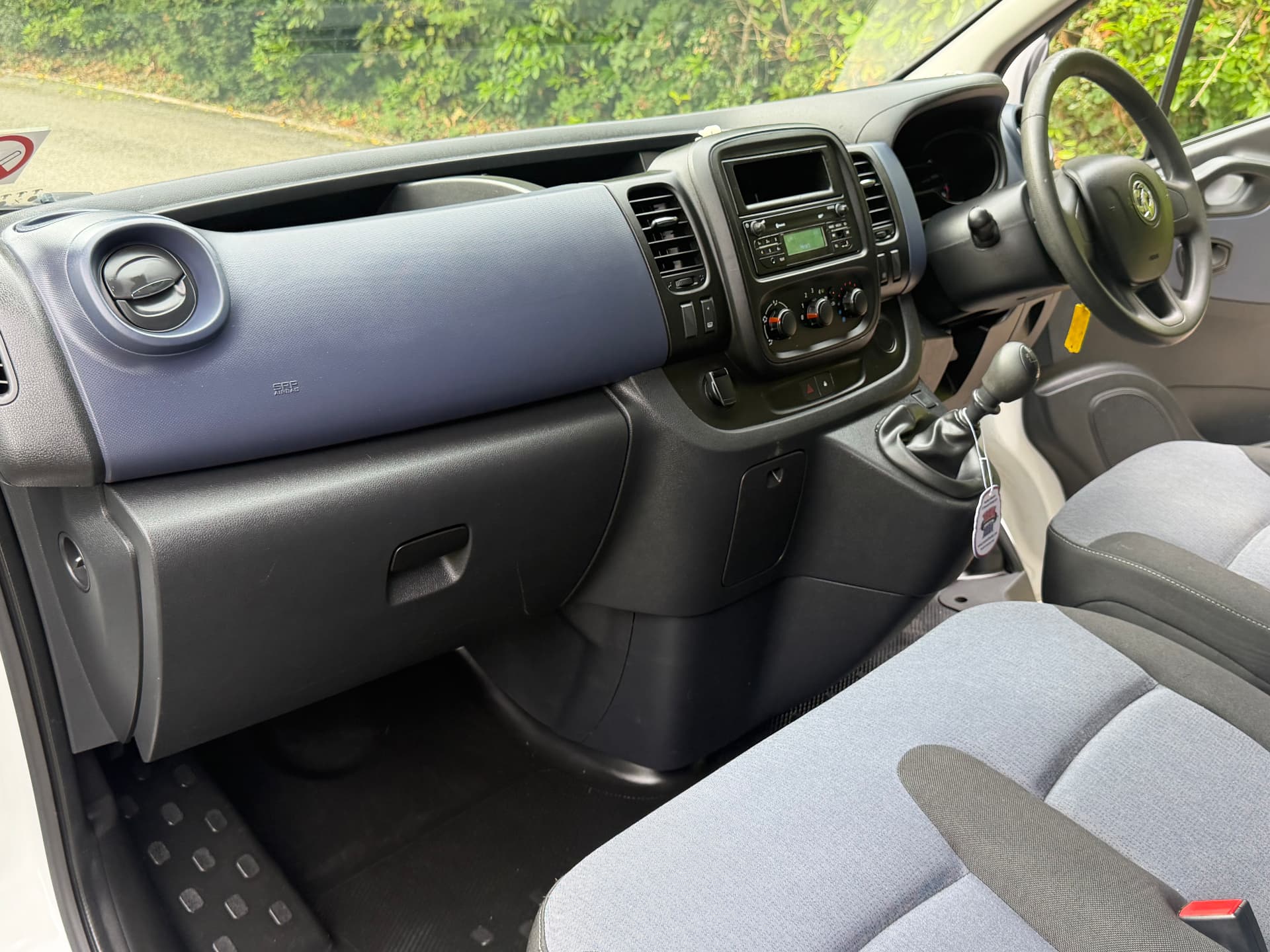 2017 Vauxhall Vivaro 2900 Sportive ecoFLEX — photo 13 of 18