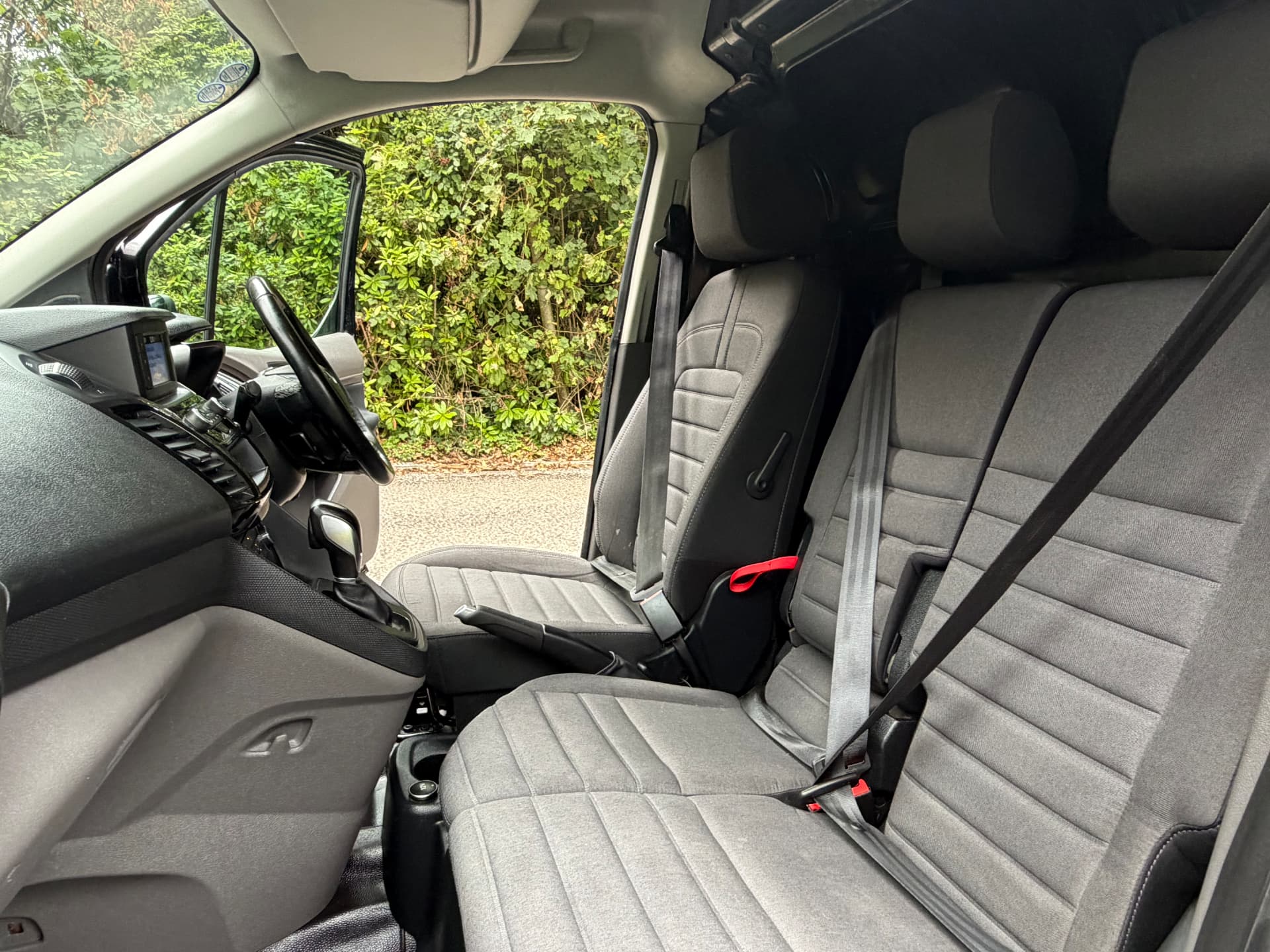2019 Ford Transit Connect 240 Limited — photo 17 of 24