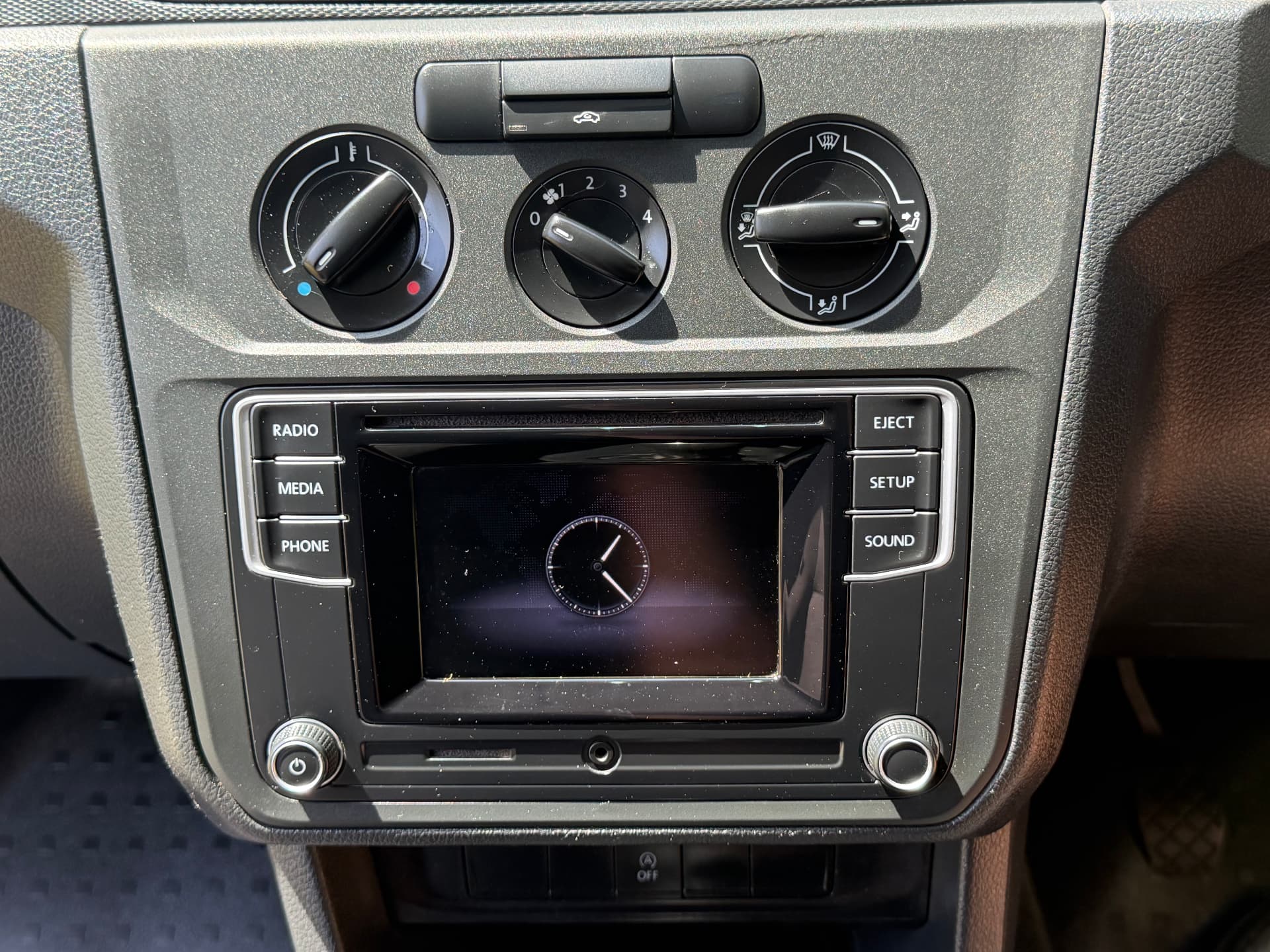 2018 Volkswagen Caddy C20 TDI — photo 14 of 18