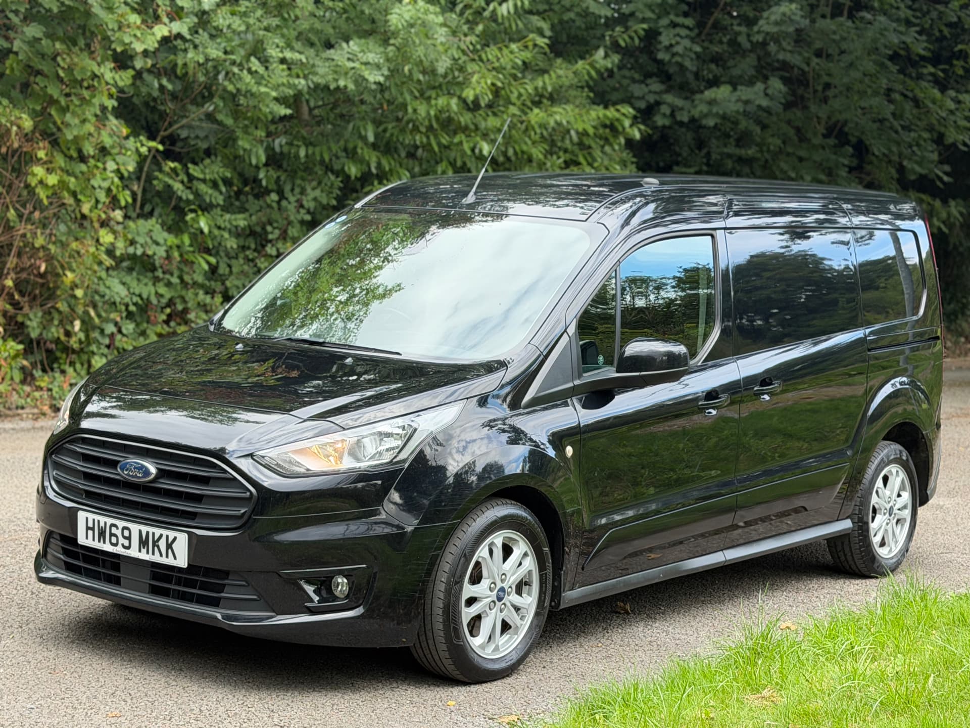 2019 Ford Transit Connect 240 Limited — photo 6 of 24