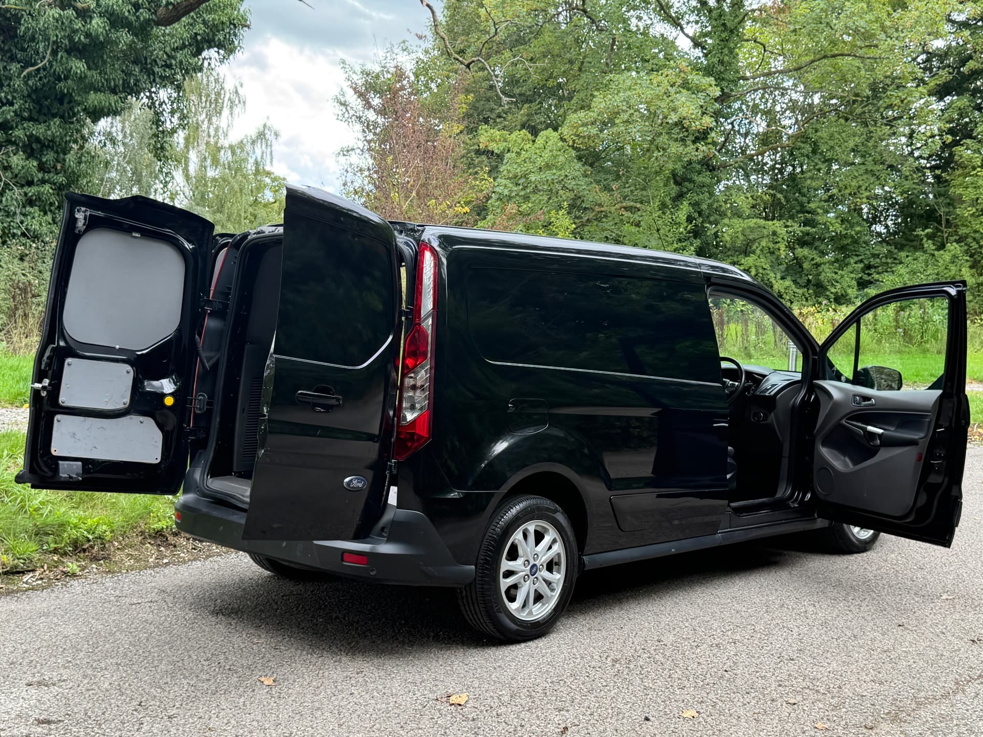 2019 Ford Transit Connect 240 Limited — photo 24 of 24