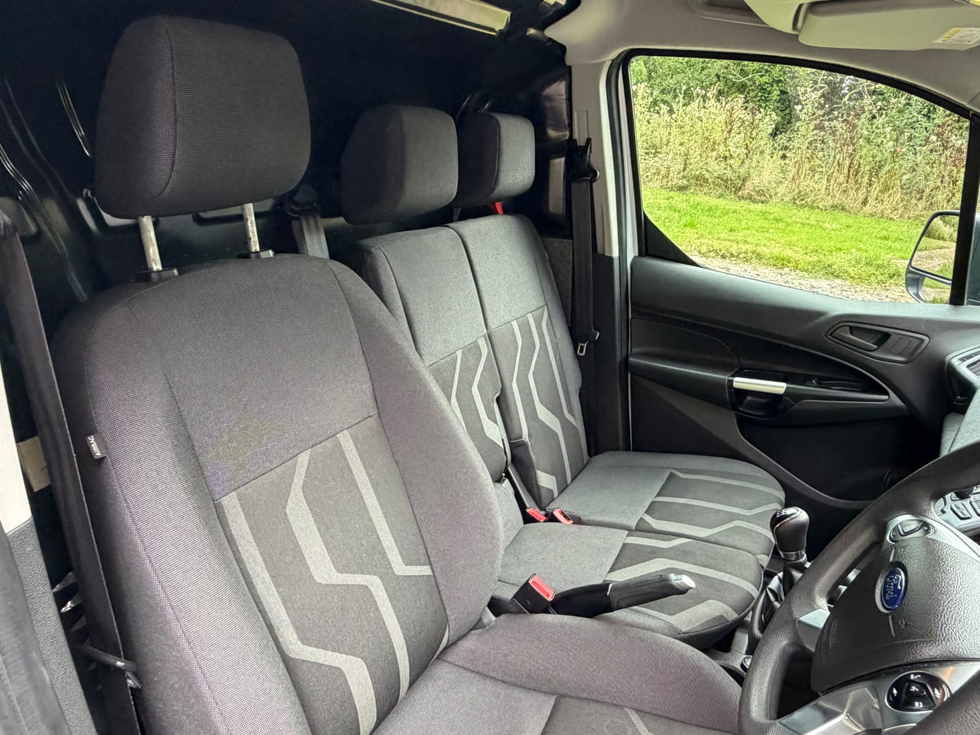 2018 Ford Transit Connect 240 Trend — photo 14 of 24