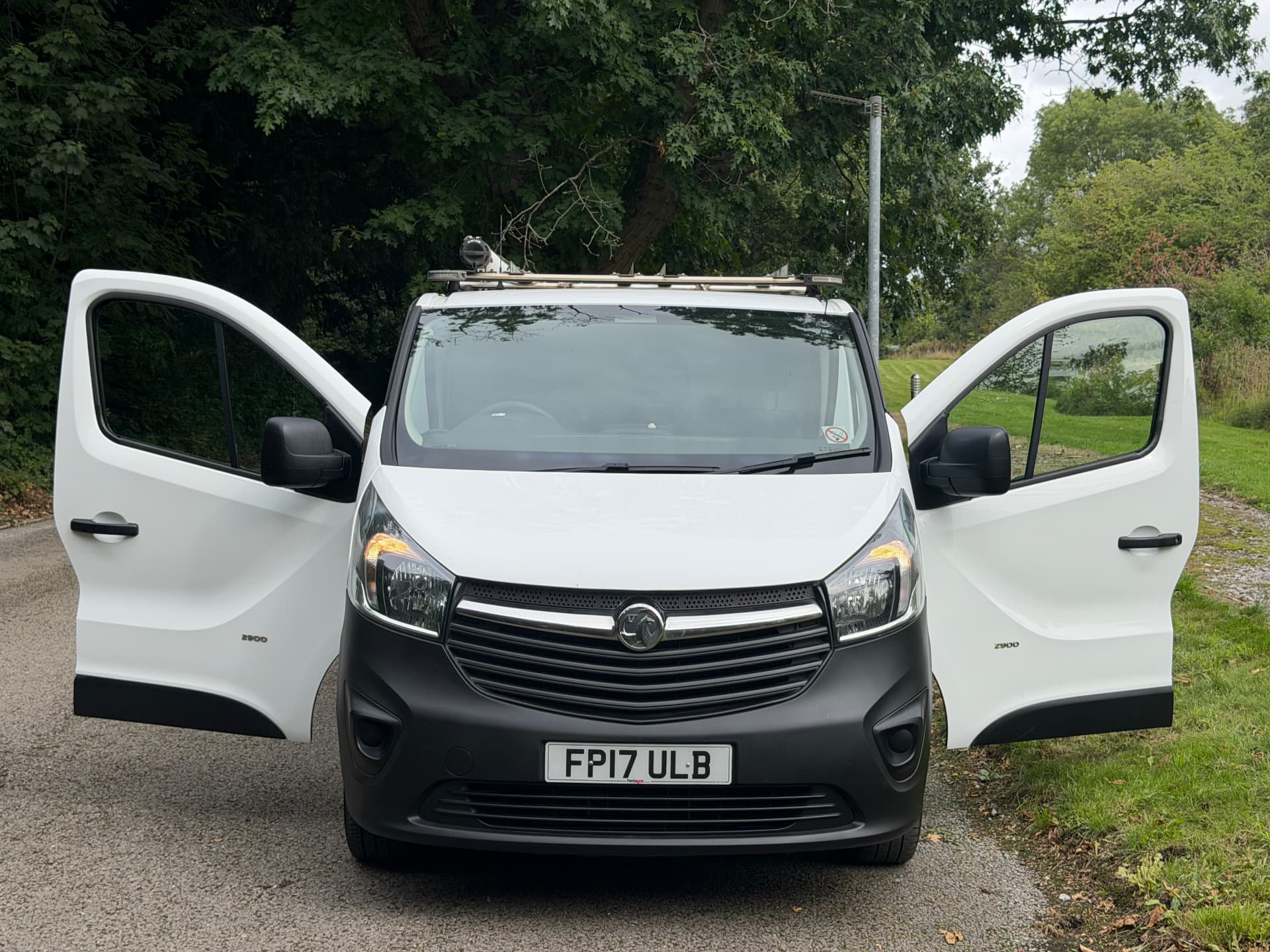 2017 Vauxhall Vivaro 2900 Sportive ecoFLEX — photo 16 of 18