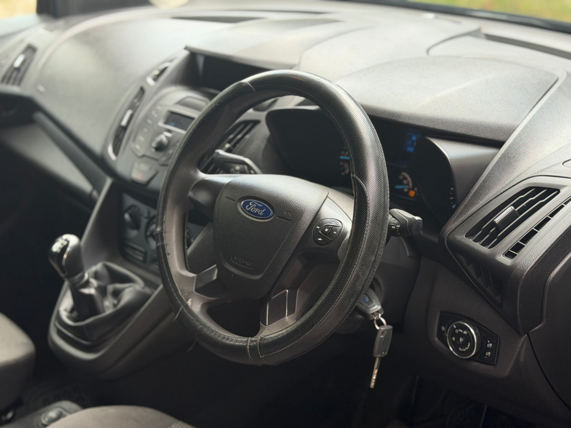 2016 Ford Transit Connect 200 — photo 11 of 23