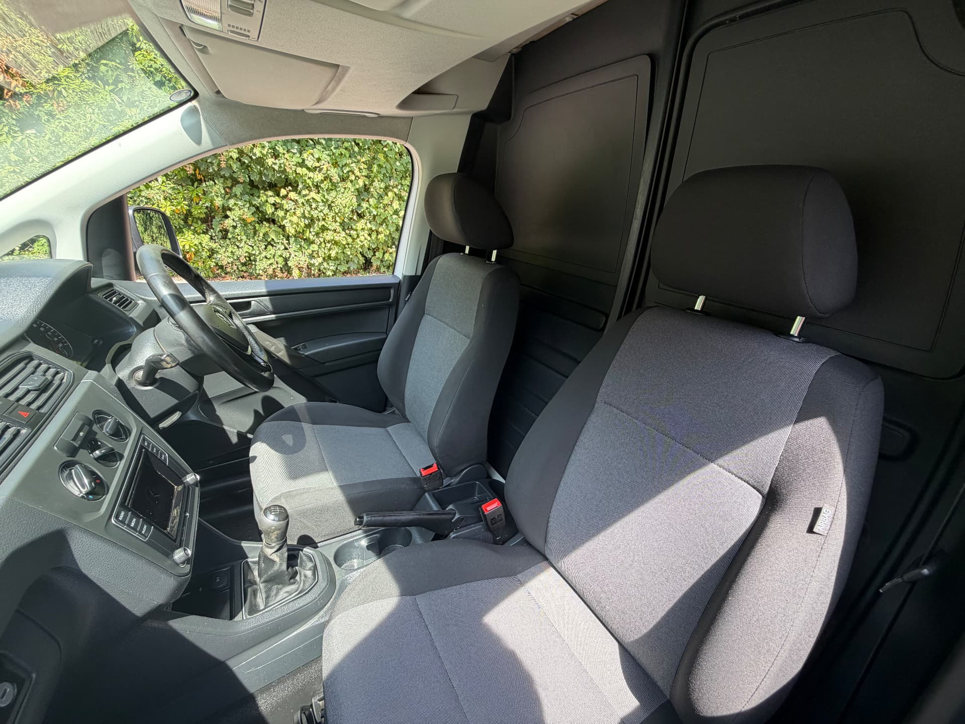 2018 Volkswagen Caddy C20 TDI — photo 12 of 18