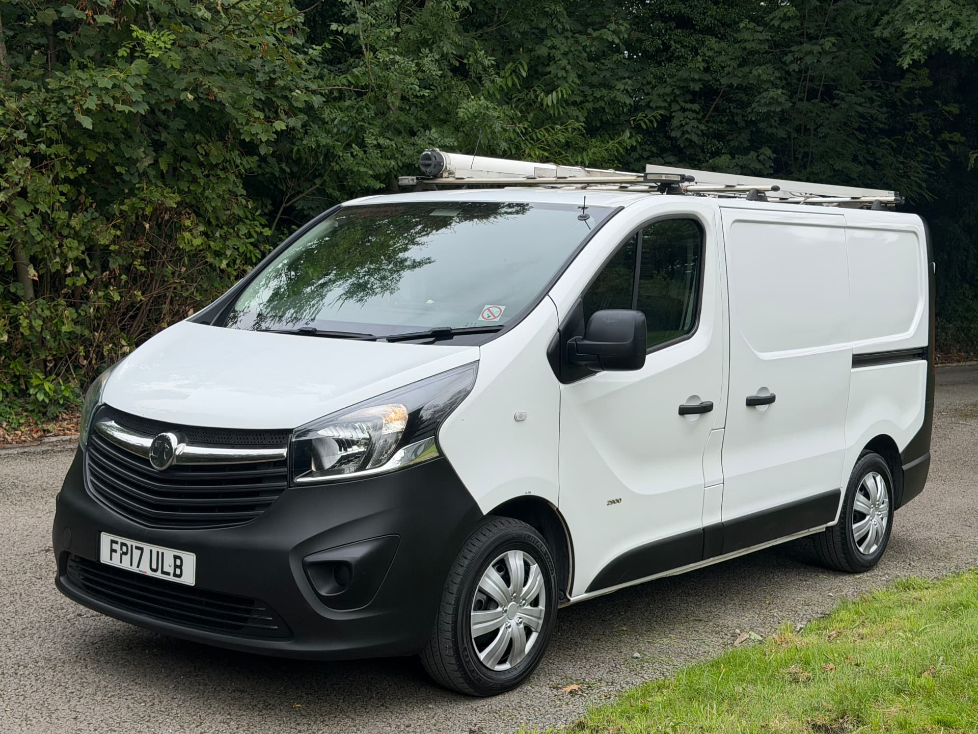 2017 Vauxhall Vivaro 2900 Sportive ecoFLEX — photo 3 of 18