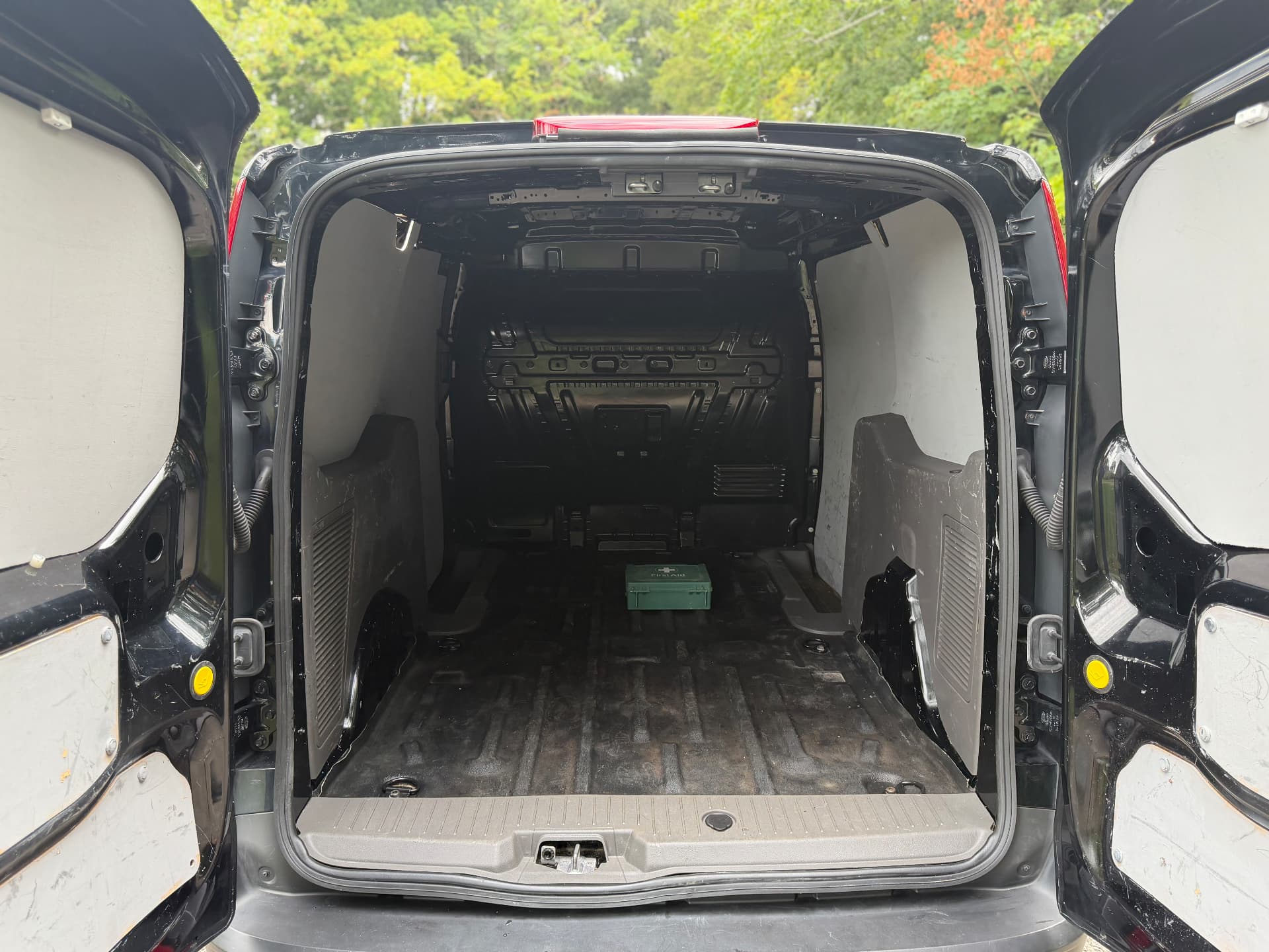 2019 Ford Transit Connect 240 Limited — photo 14 of 24