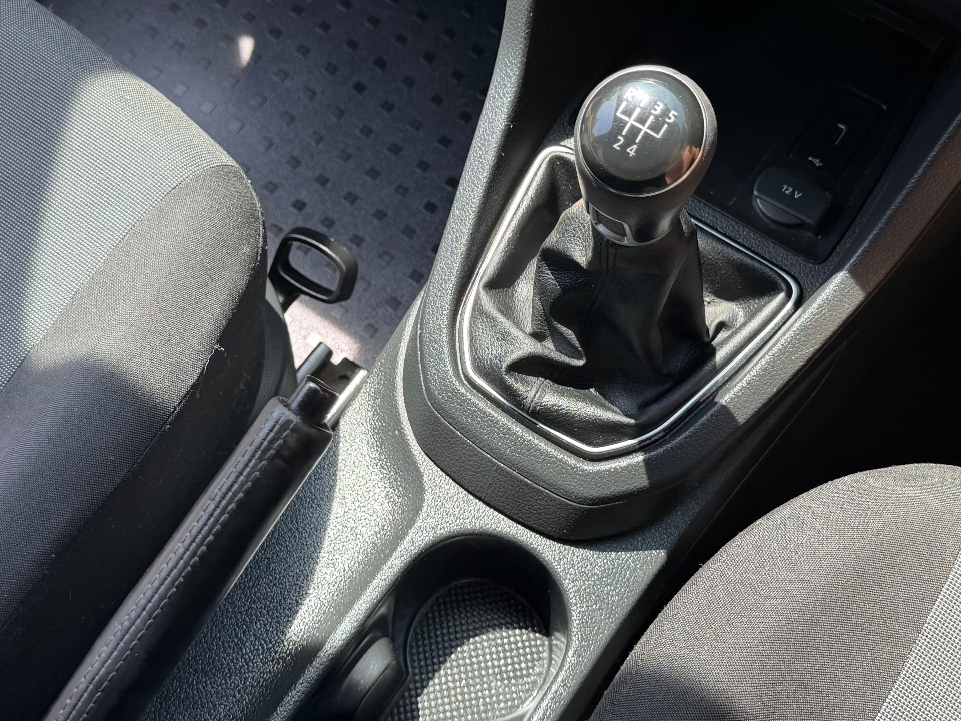 2018 Volkswagen Caddy C20 TDI — photo 15 of 18