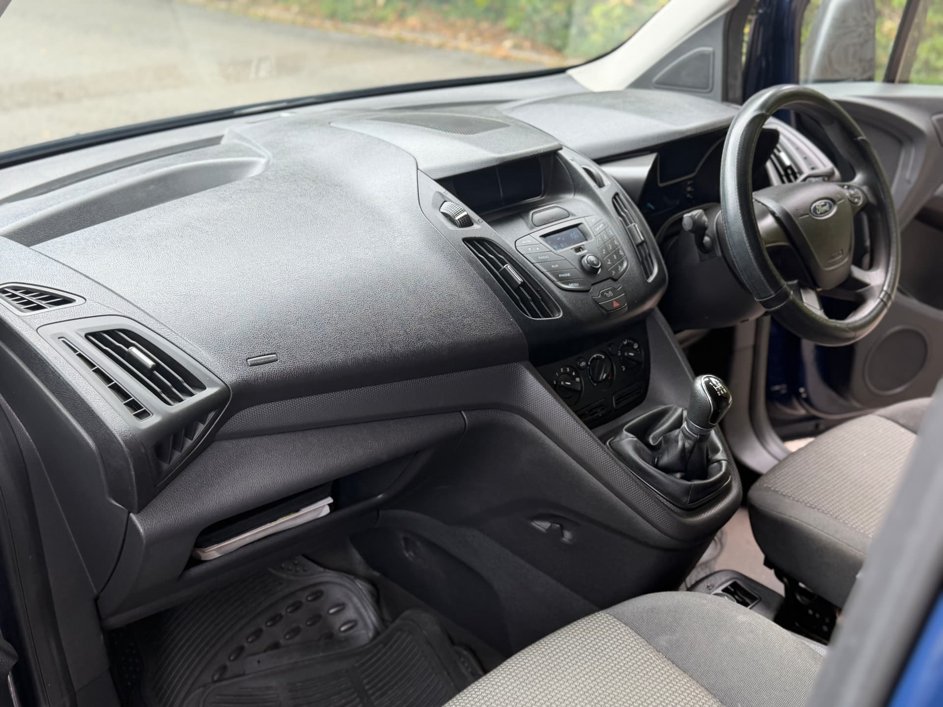 2016 Ford Transit Connect 200 — photo 18 of 23