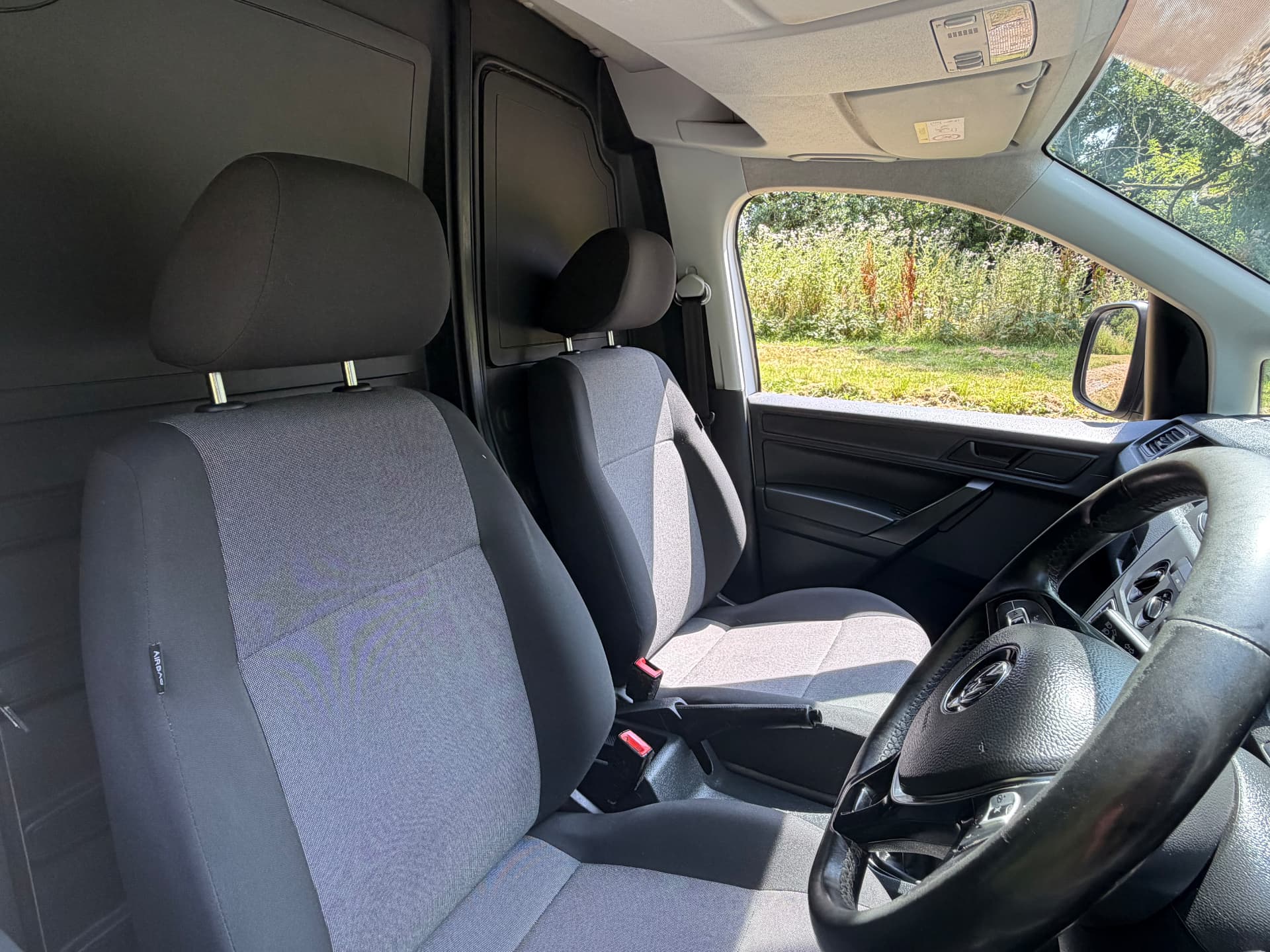 2018 Volkswagen Caddy C20 TDI — photo 8 of 18