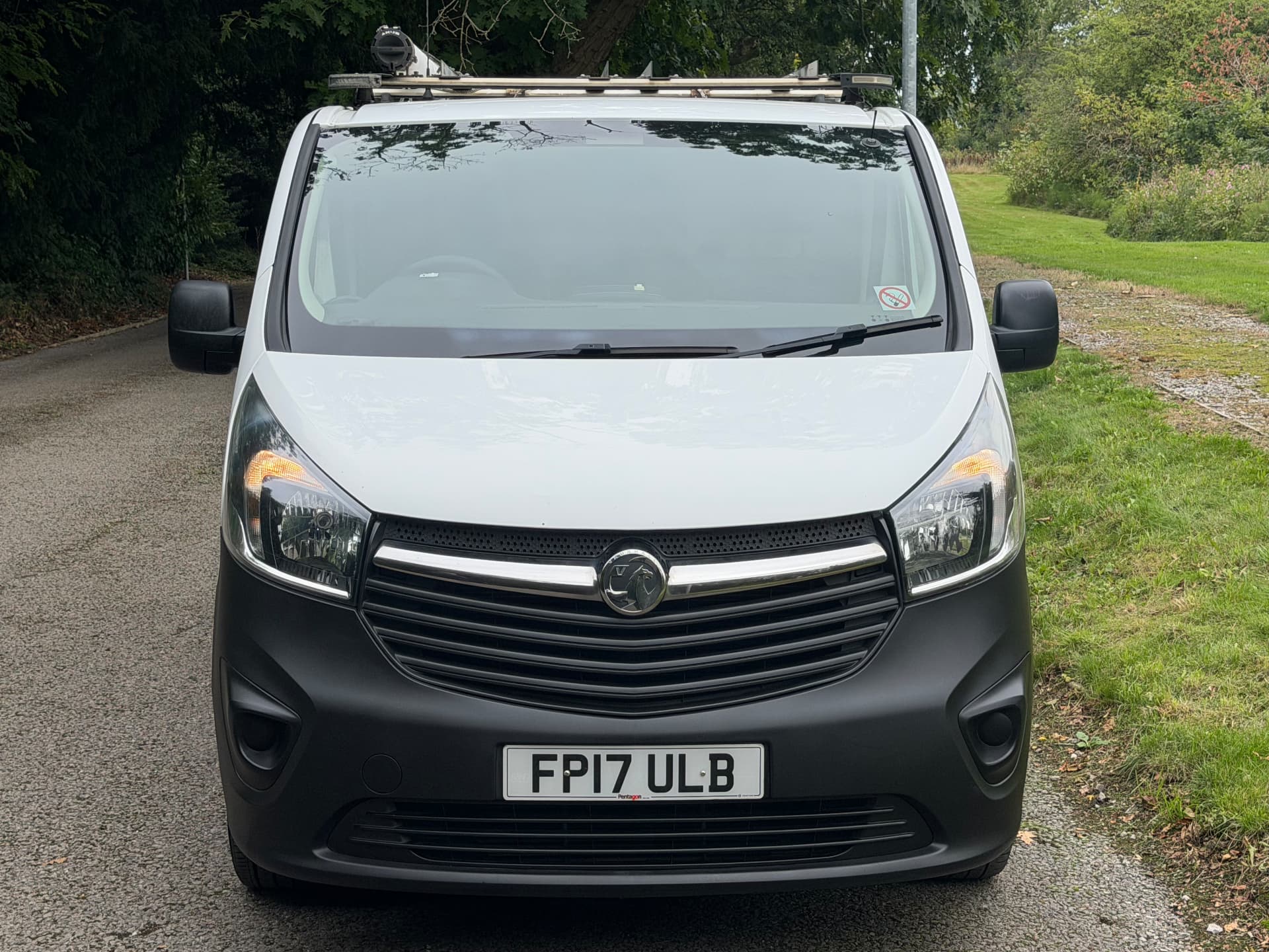 2017 Vauxhall Vivaro 2900 Sportive ecoFLEX — photo 2 of 18