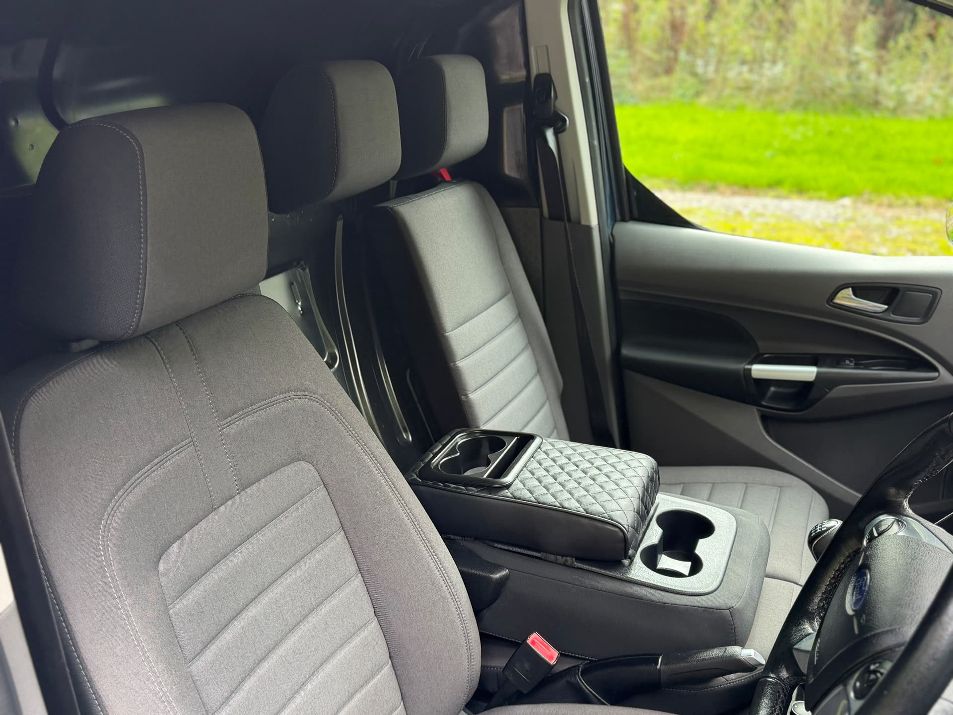 2018 Ford Transit Connect 200 Limited — photo 16 of 20