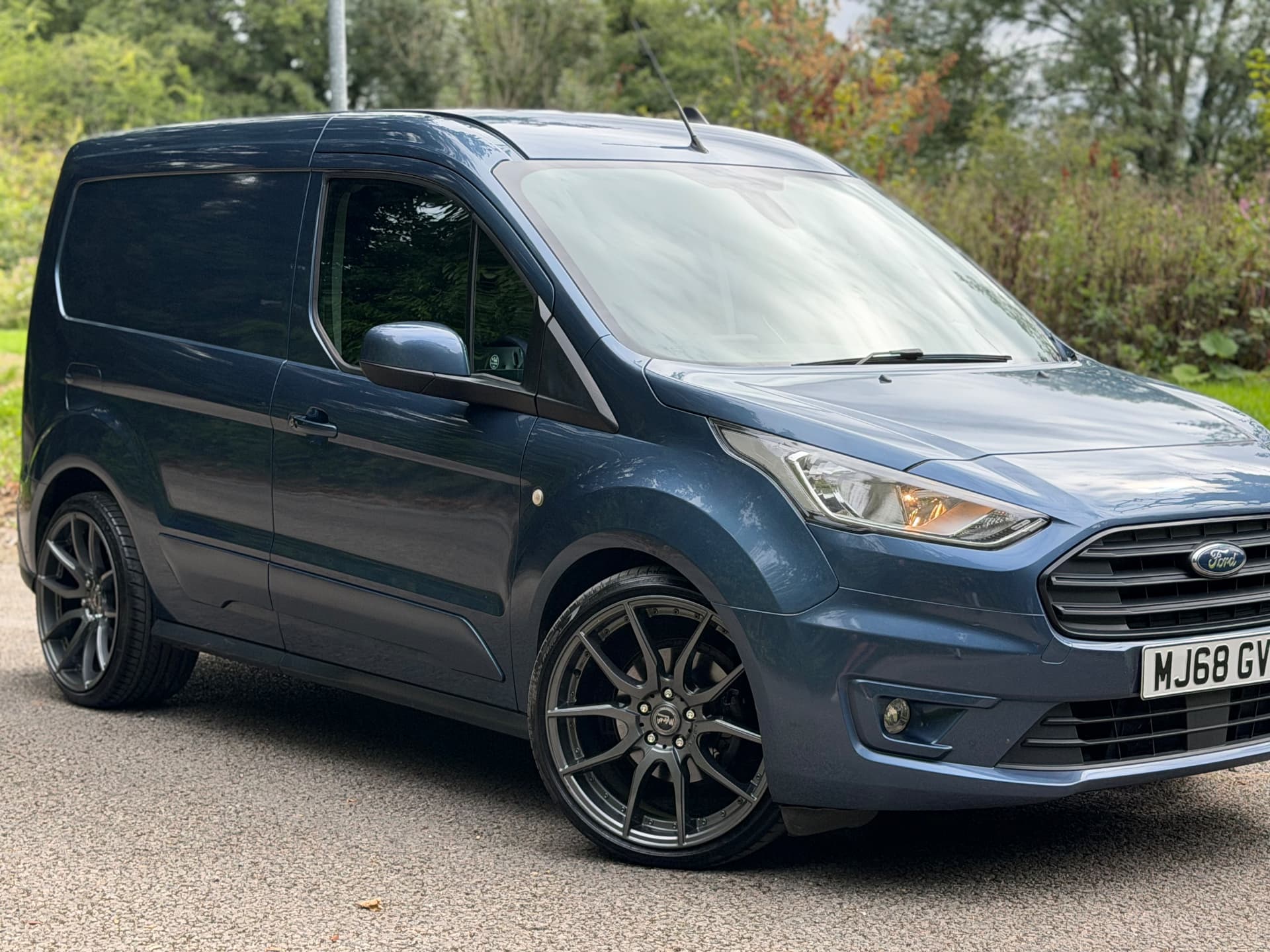 2018 Ford Transit Connect 200 Limited — photo 4 of 20