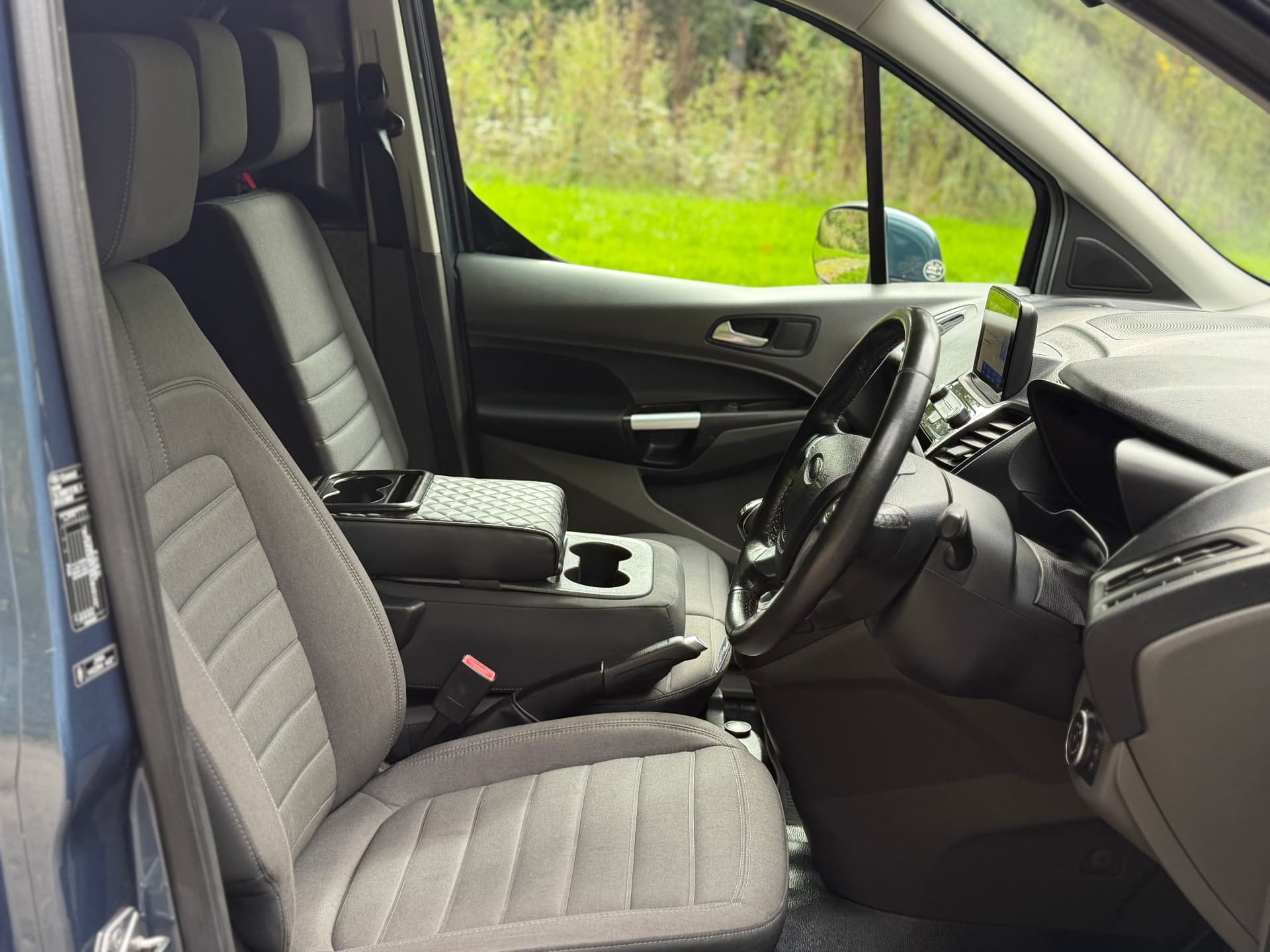 2018 Ford Transit Connect 200 Limited — photo 15 of 20