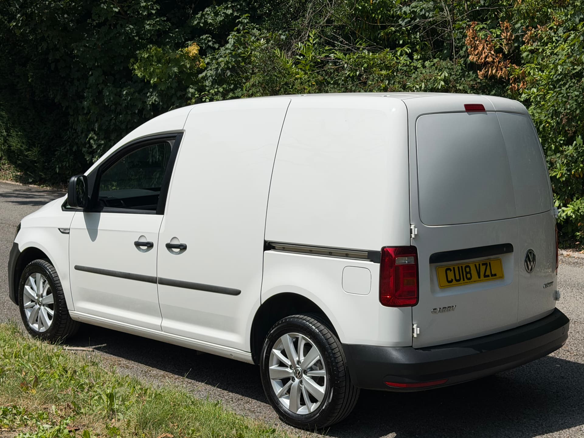 2018 Volkswagen Caddy C20 TDI — photo 4 of 18