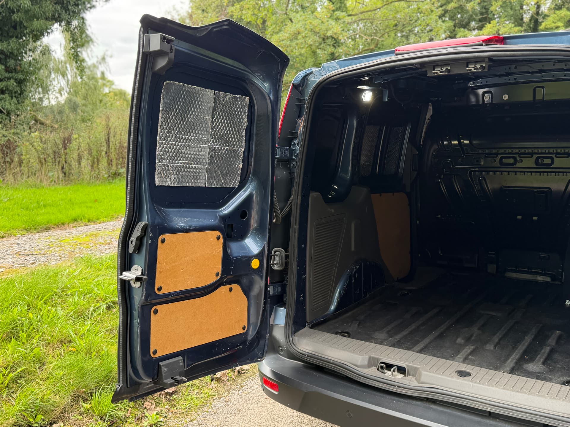 2018 Ford Transit Connect 200 Limited — photo 19 of 20