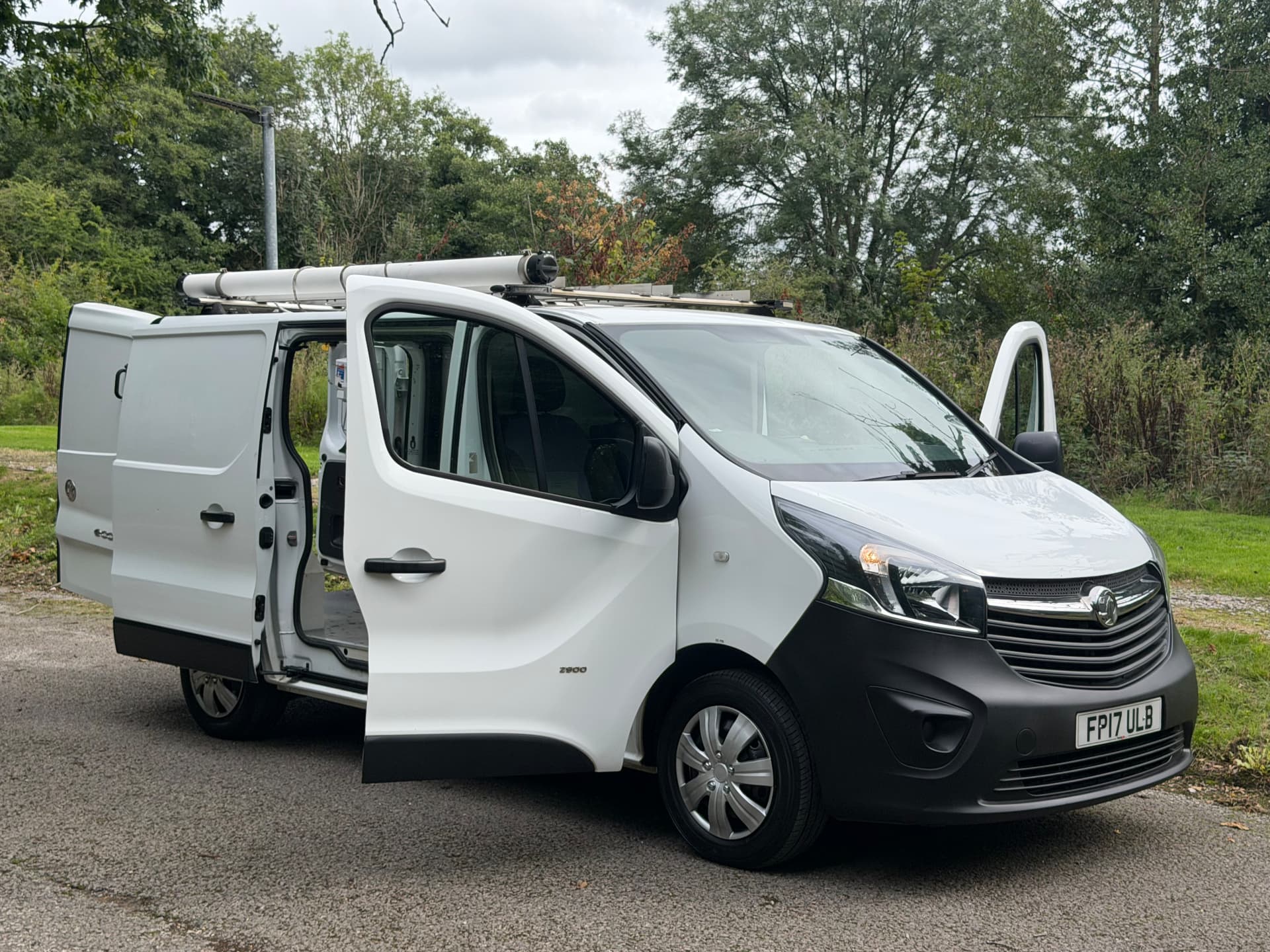 2017 Vauxhall Vivaro 2900 Sportive ecoFLEX — photo 15 of 18