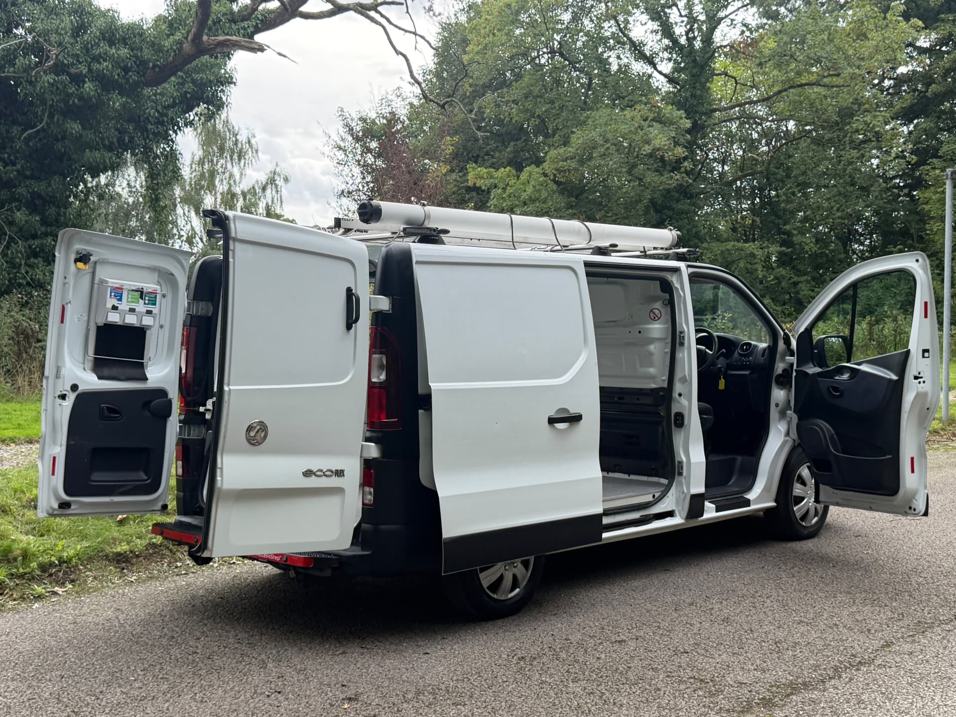 2017 Vauxhall Vivaro 2900 Sportive ecoFLEX — photo 18 of 18