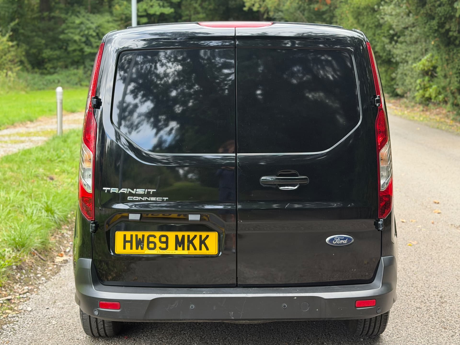 2019 Ford Transit Connect 240 Limited — photo 7 of 24