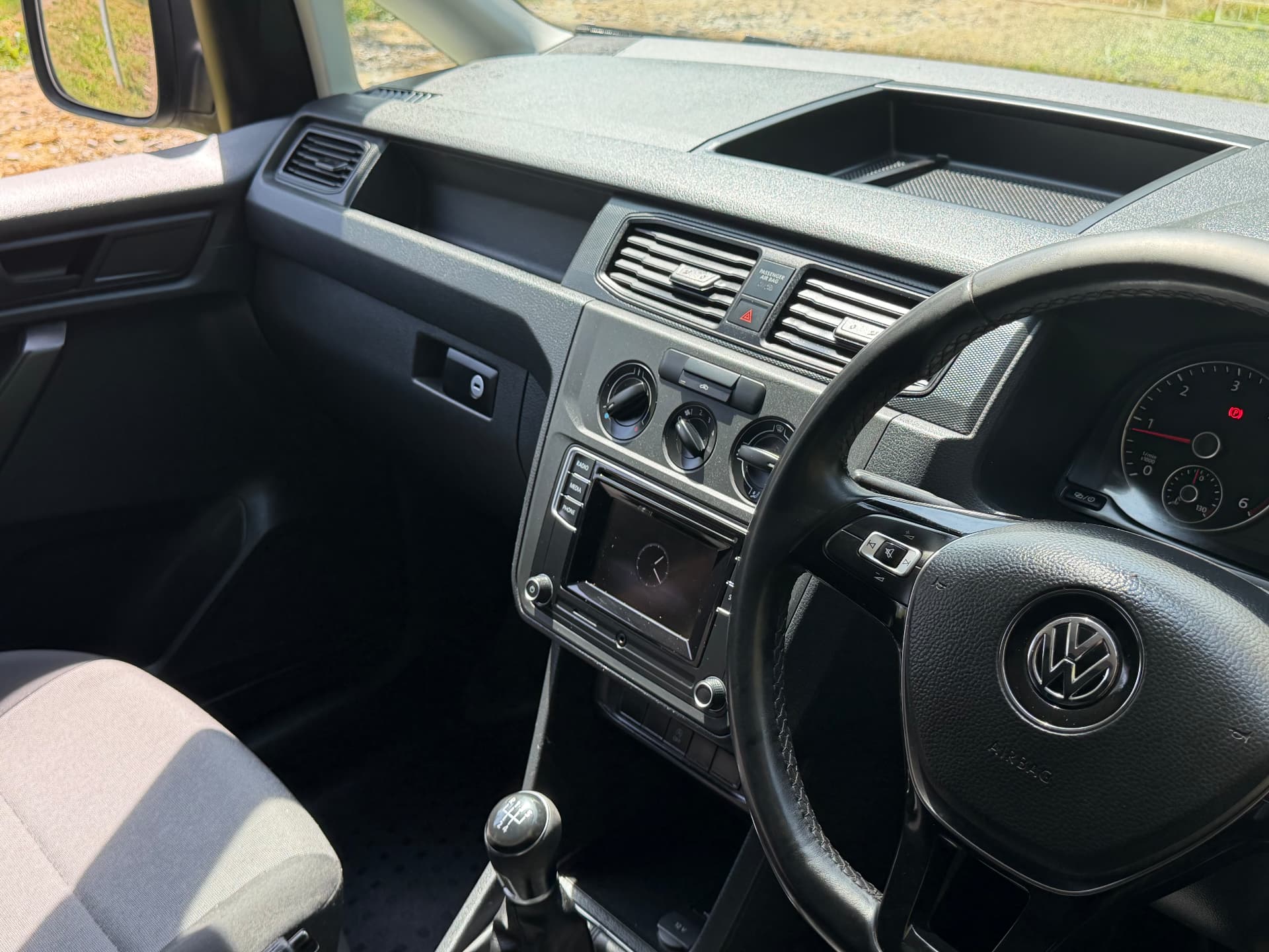 2018 Volkswagen Caddy C20 TDI — photo 7 of 18