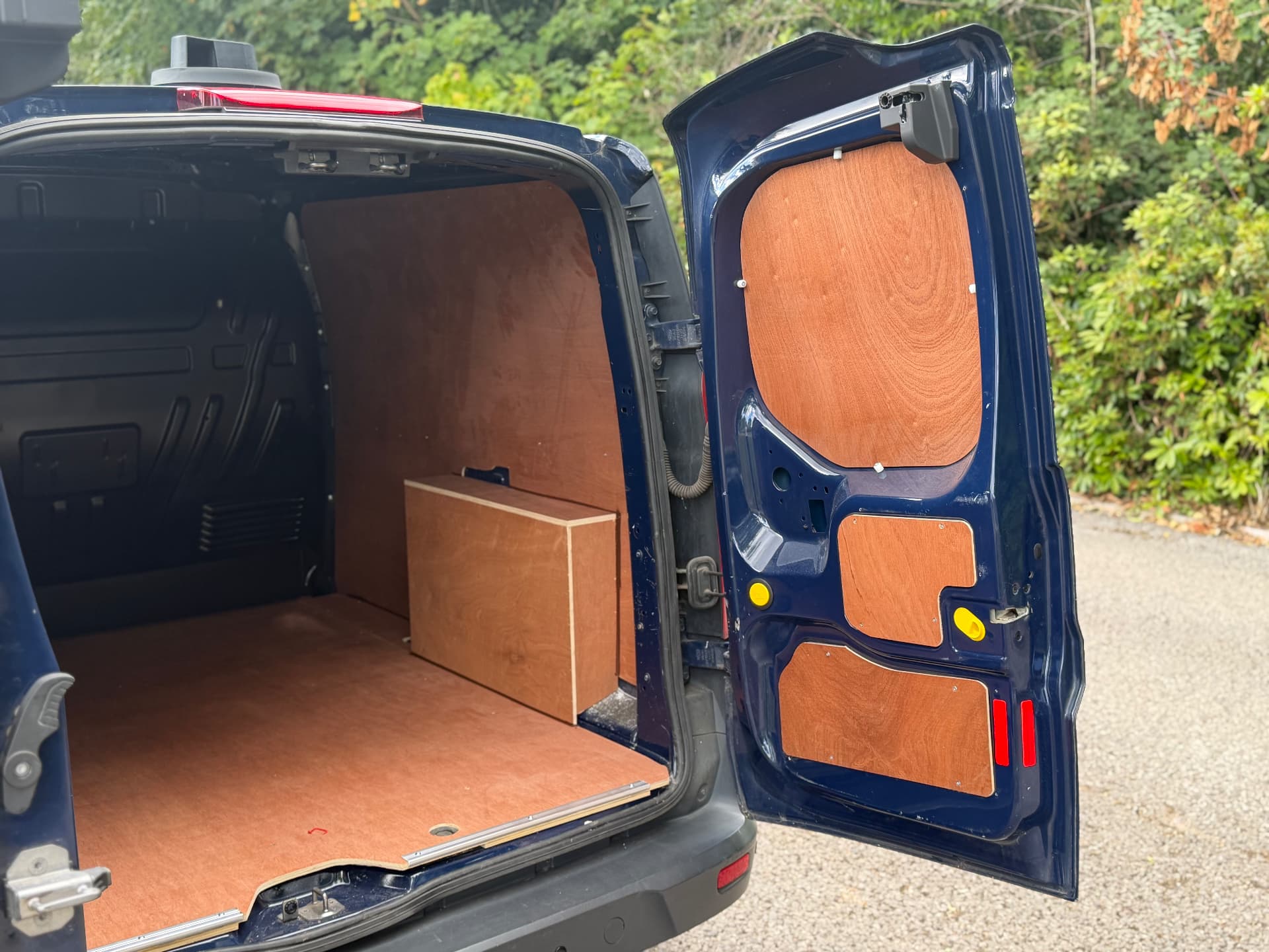 2016 Ford Transit Connect 200 — photo 14 of 23
