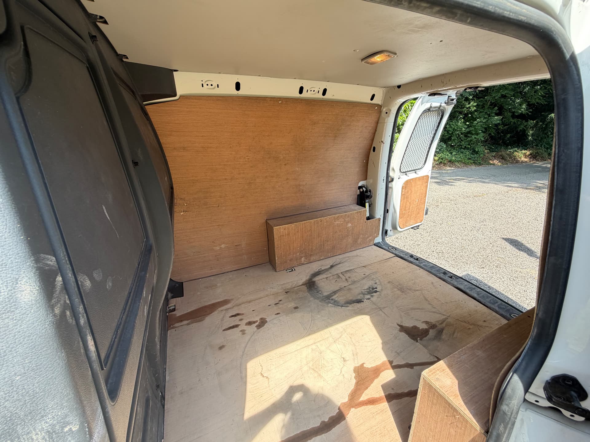 2018 Volkswagen Caddy C20 TDI — photo 10 of 18