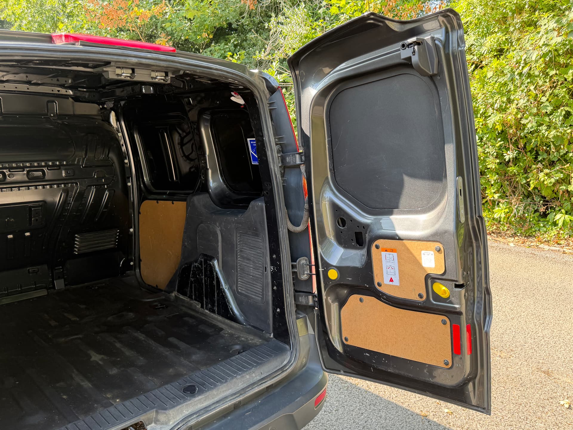 2017 Ford Transit Connect 200 Trend — photo 11 of 20