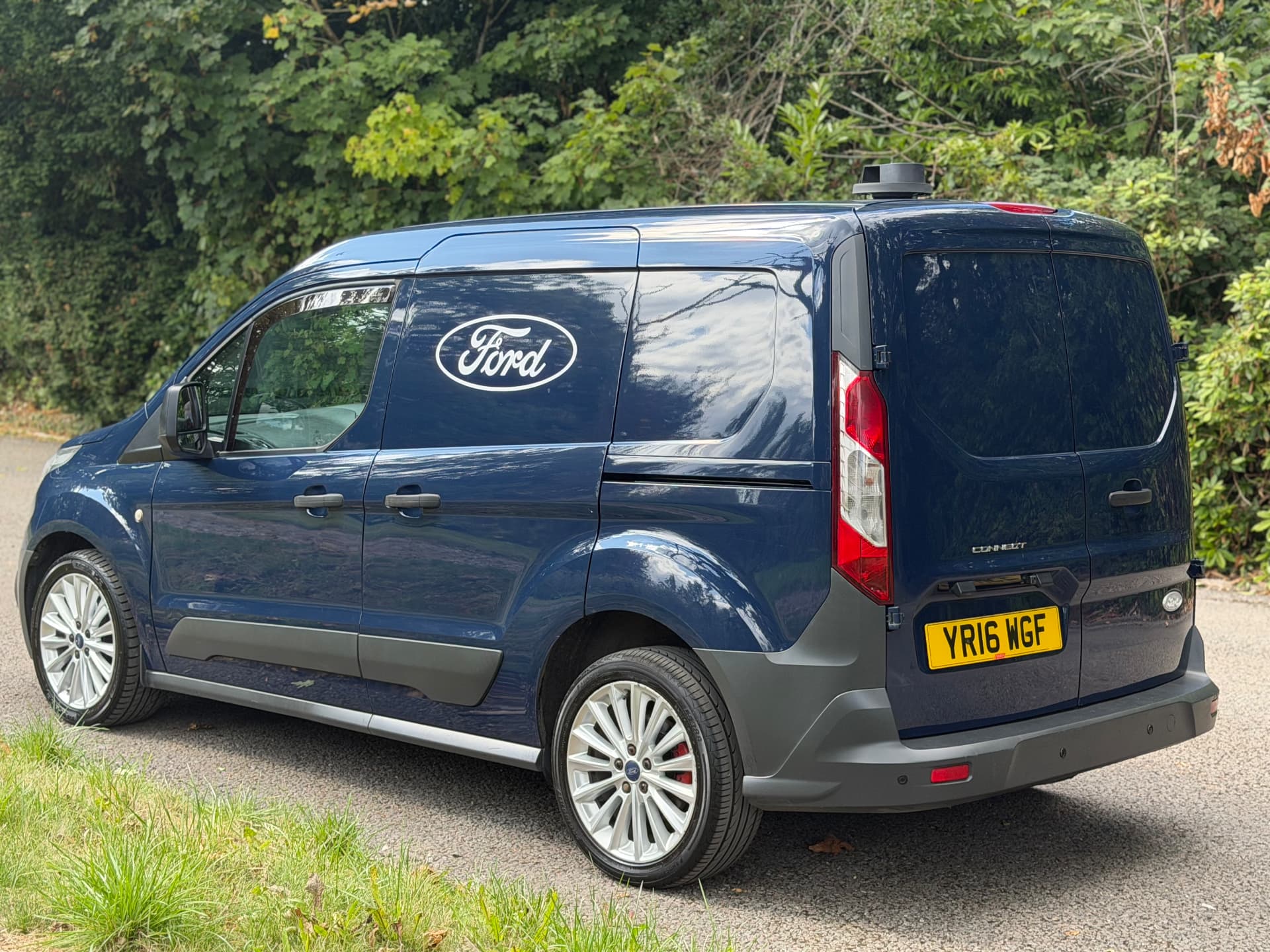 2016 Ford Transit Connect 200 — photo 7 of 23