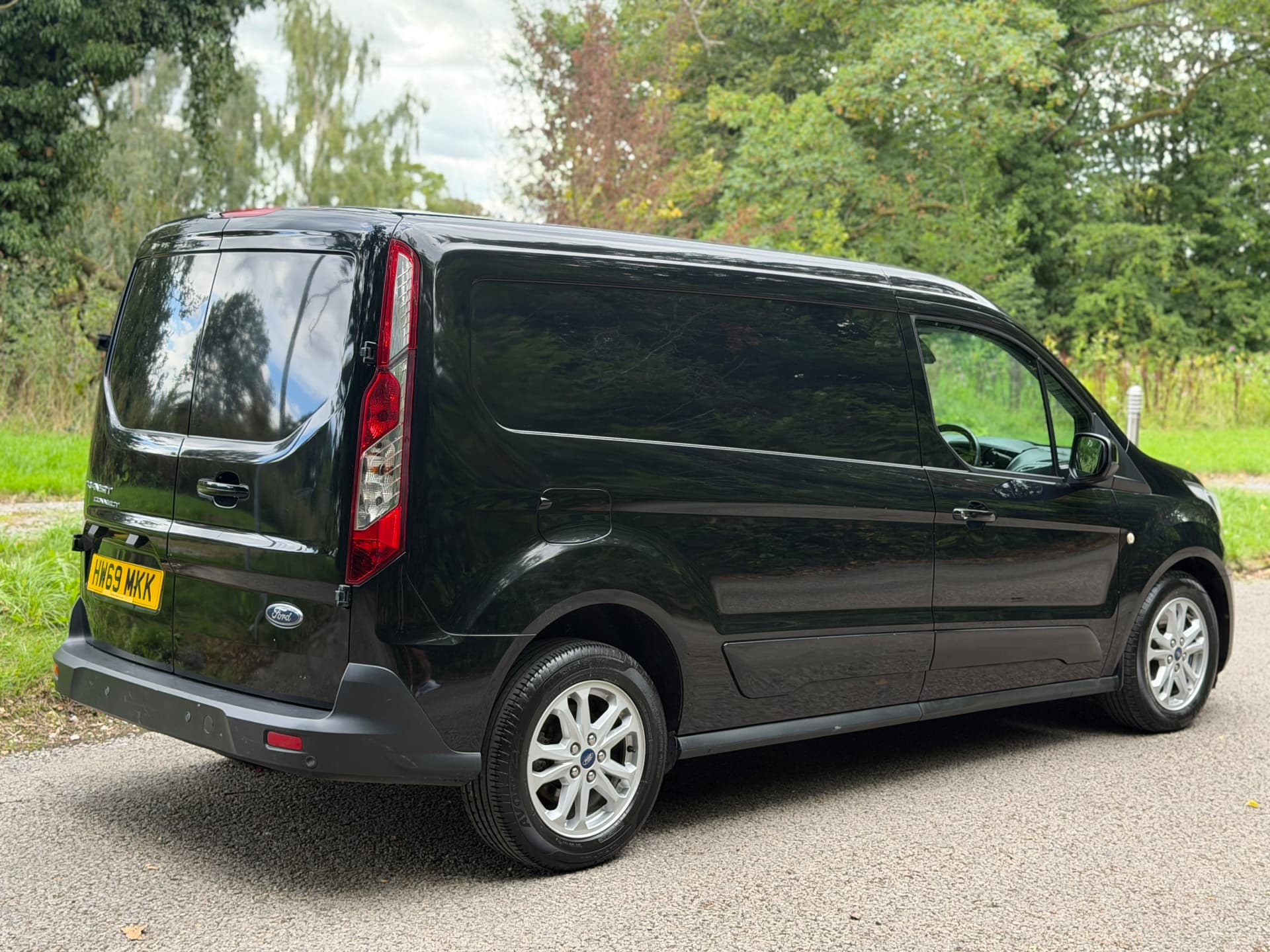 2019 Ford Transit Connect 240 Limited — photo 8 of 24