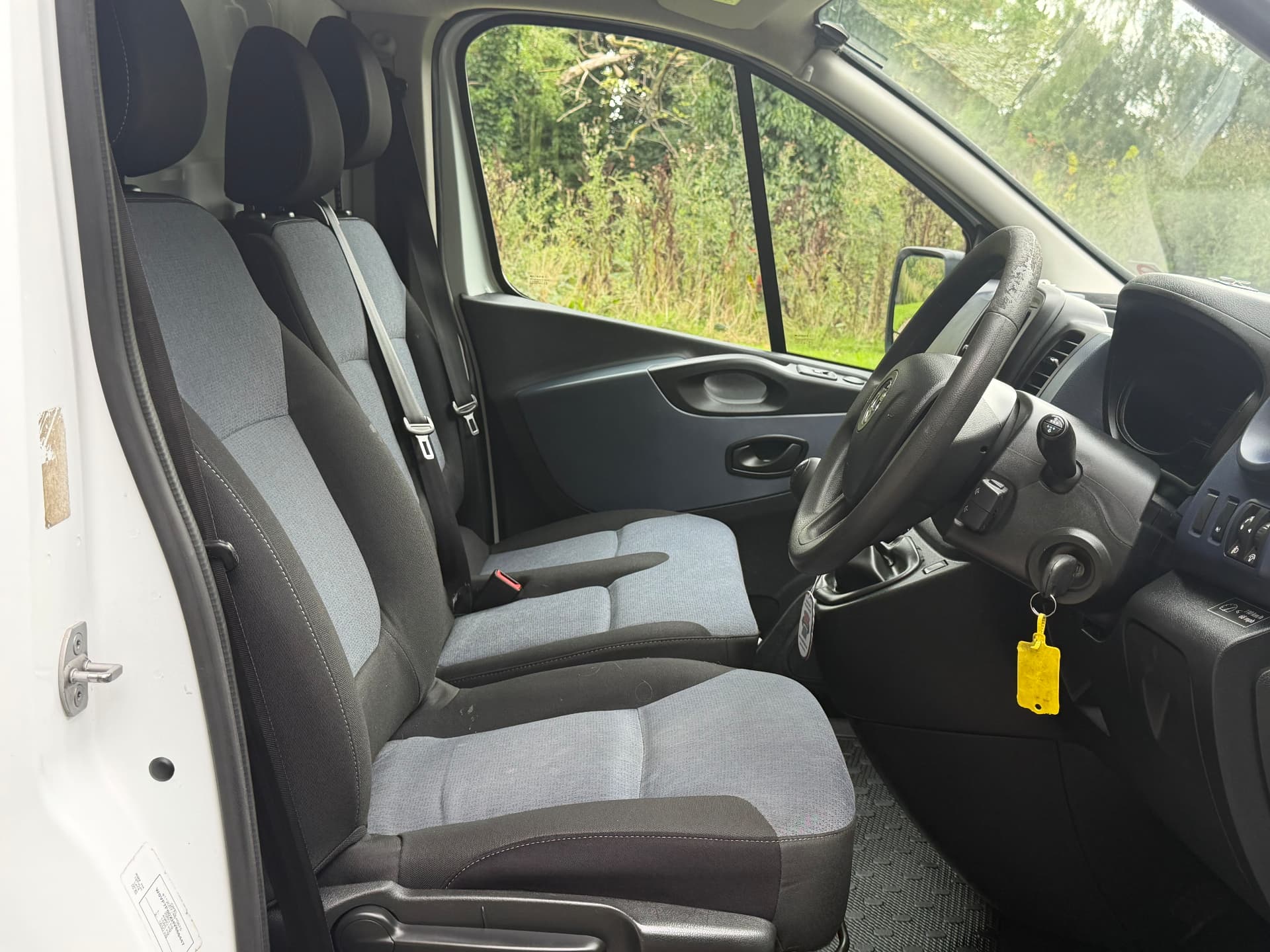 2017 Vauxhall Vivaro 2900 Sportive ecoFLEX — photo 8 of 18