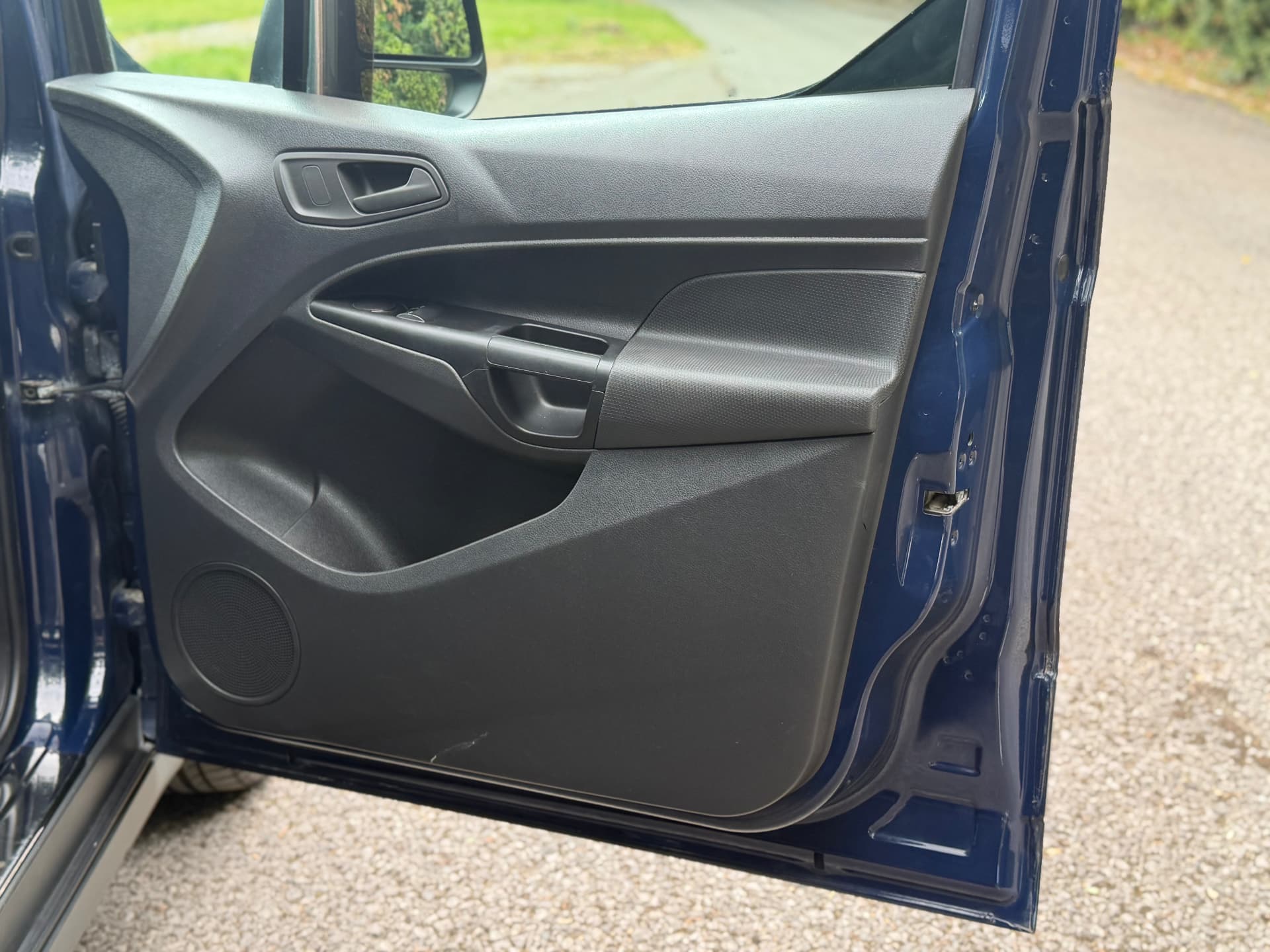 2016 Ford Transit Connect 200 — photo 13 of 23
