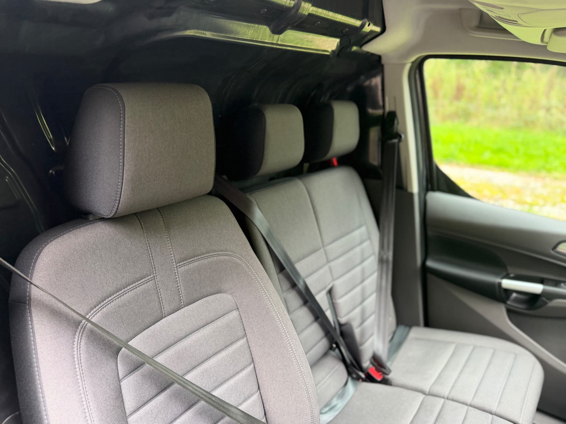 2019 Ford Transit Connect 240 Limited — photo 11 of 24