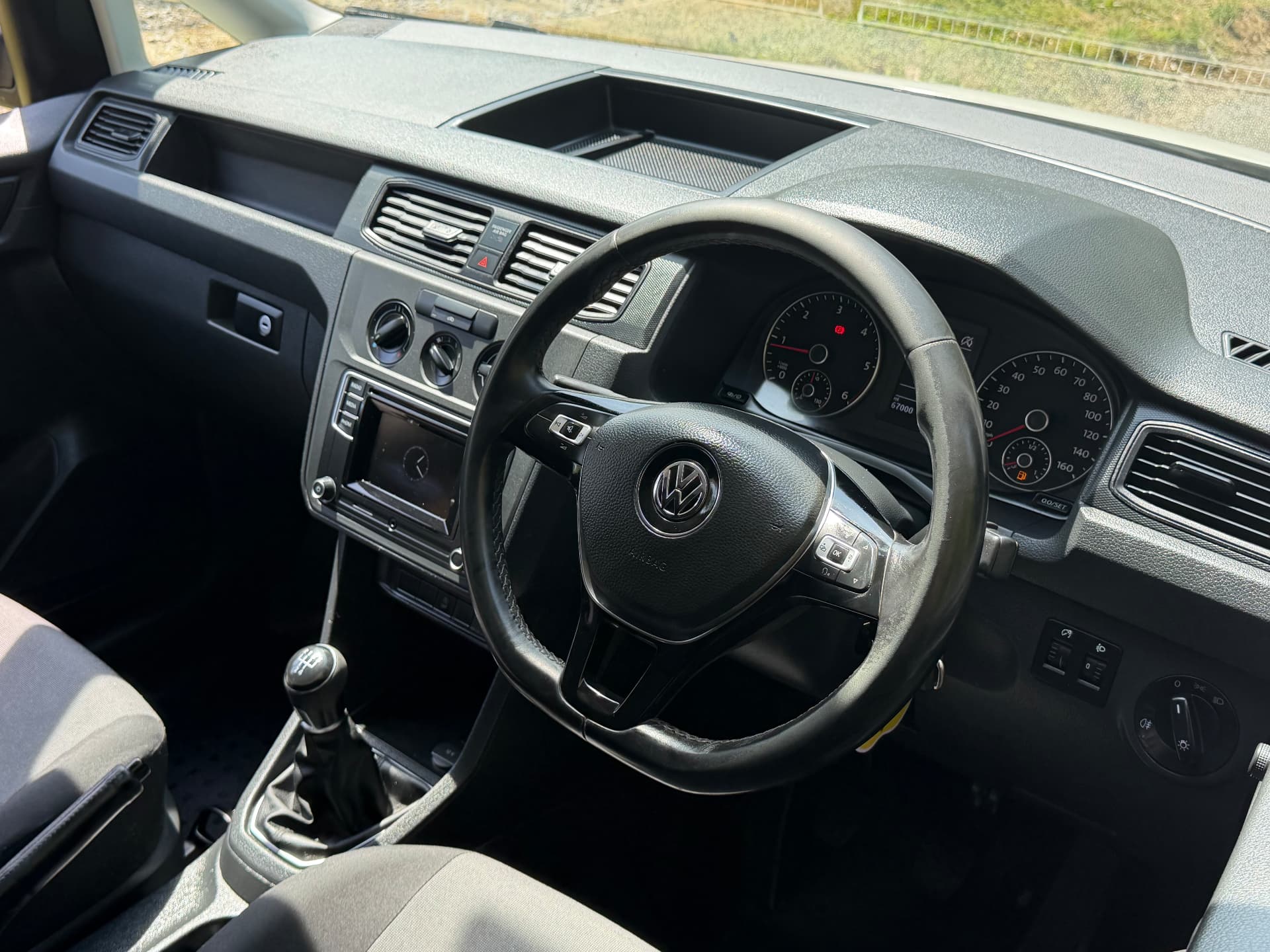 2018 Volkswagen Caddy C20 TDI — photo 6 of 18